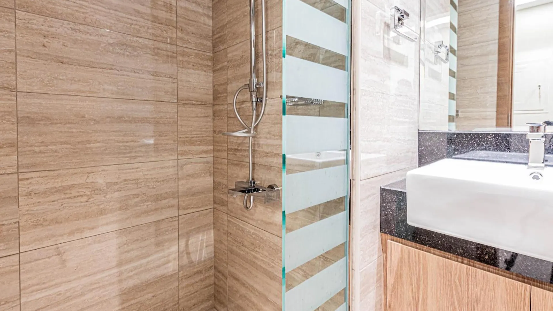 Stylish Missoni-Branded Studio Dubaj
